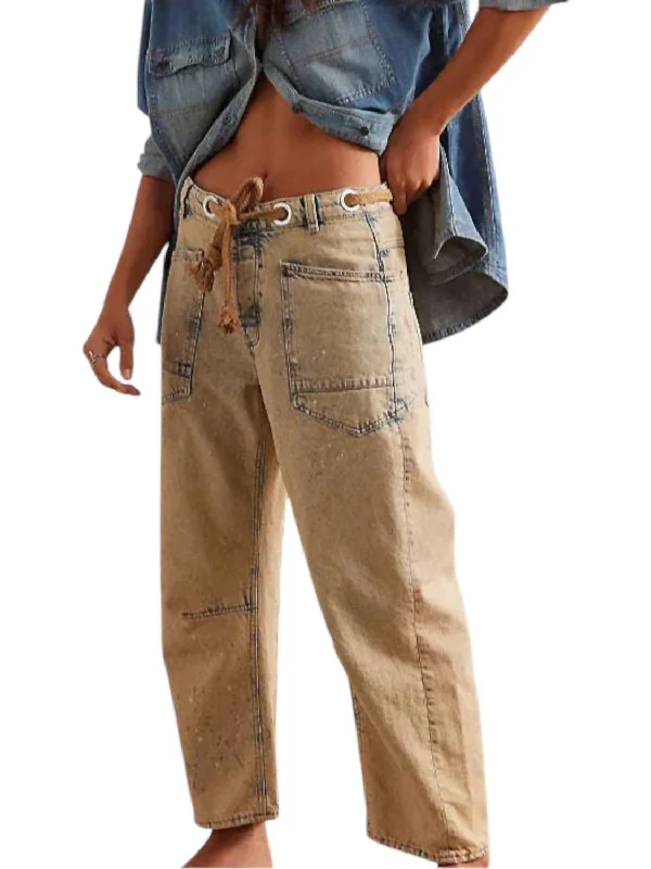 Moxie Pull On Barrel Jeans In Cowboy