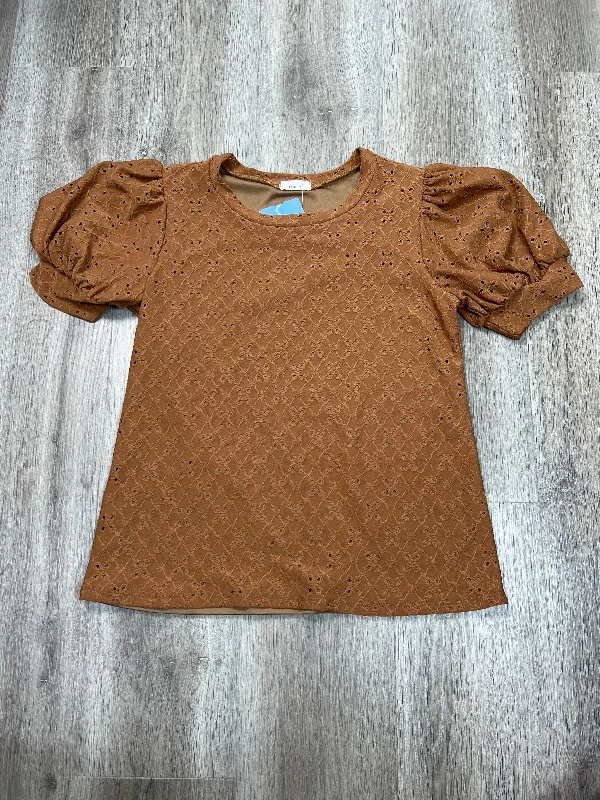 Top Short Sleeve By Les Amis  In Brown, Size: M